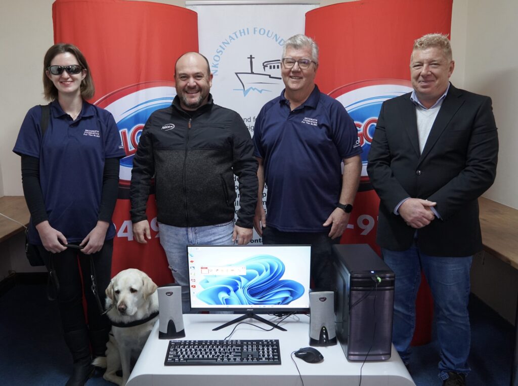 Golfers give hope to blind and partially sighted adults
