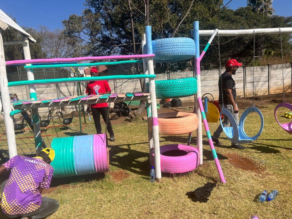 Volunteers give their 67 Mandela Day minutes to Early Childhood Development